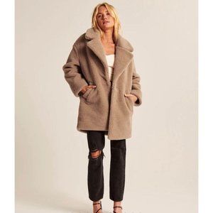 NWT Abercrombie & Fitch Teddy Coat